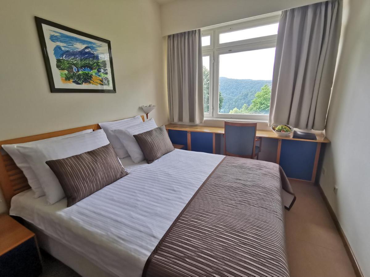 Standard Double Room - Lake Side
