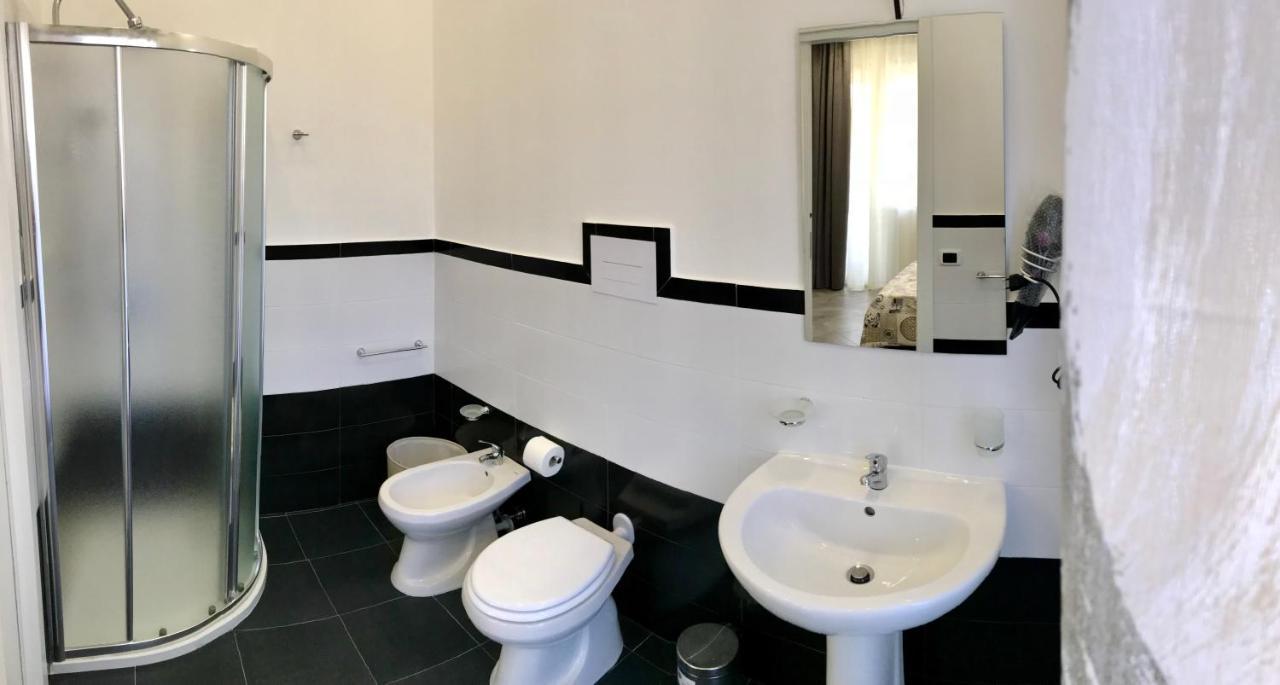 Double Room with Balcony (2 Adults + 1 Child),1033554536:JPEG