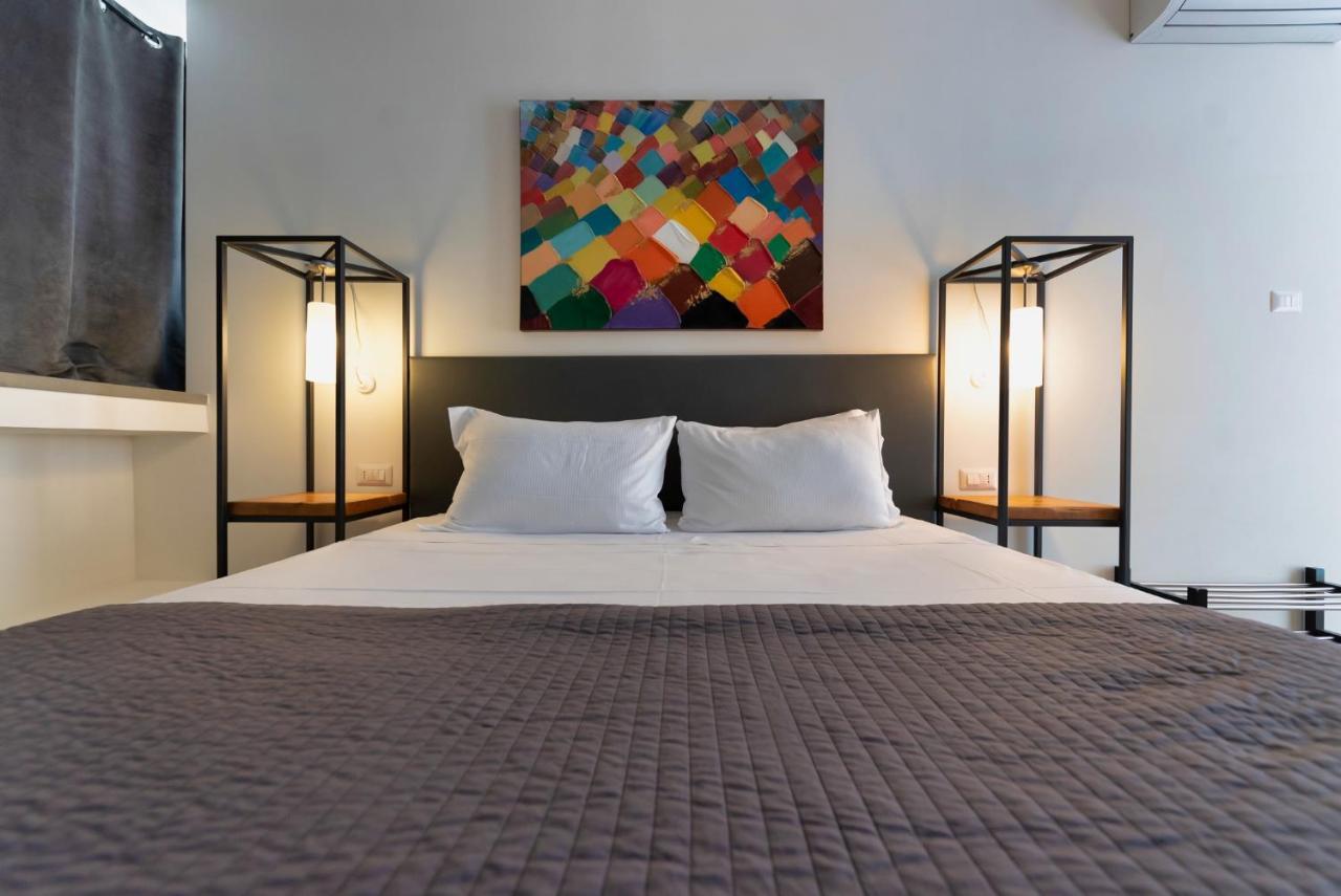 Quarto Deluxe (2 Adultos + 1 Criança)