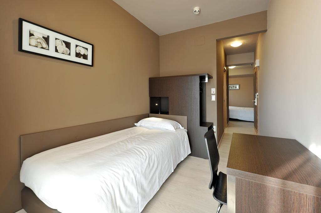 Economy Triple Room