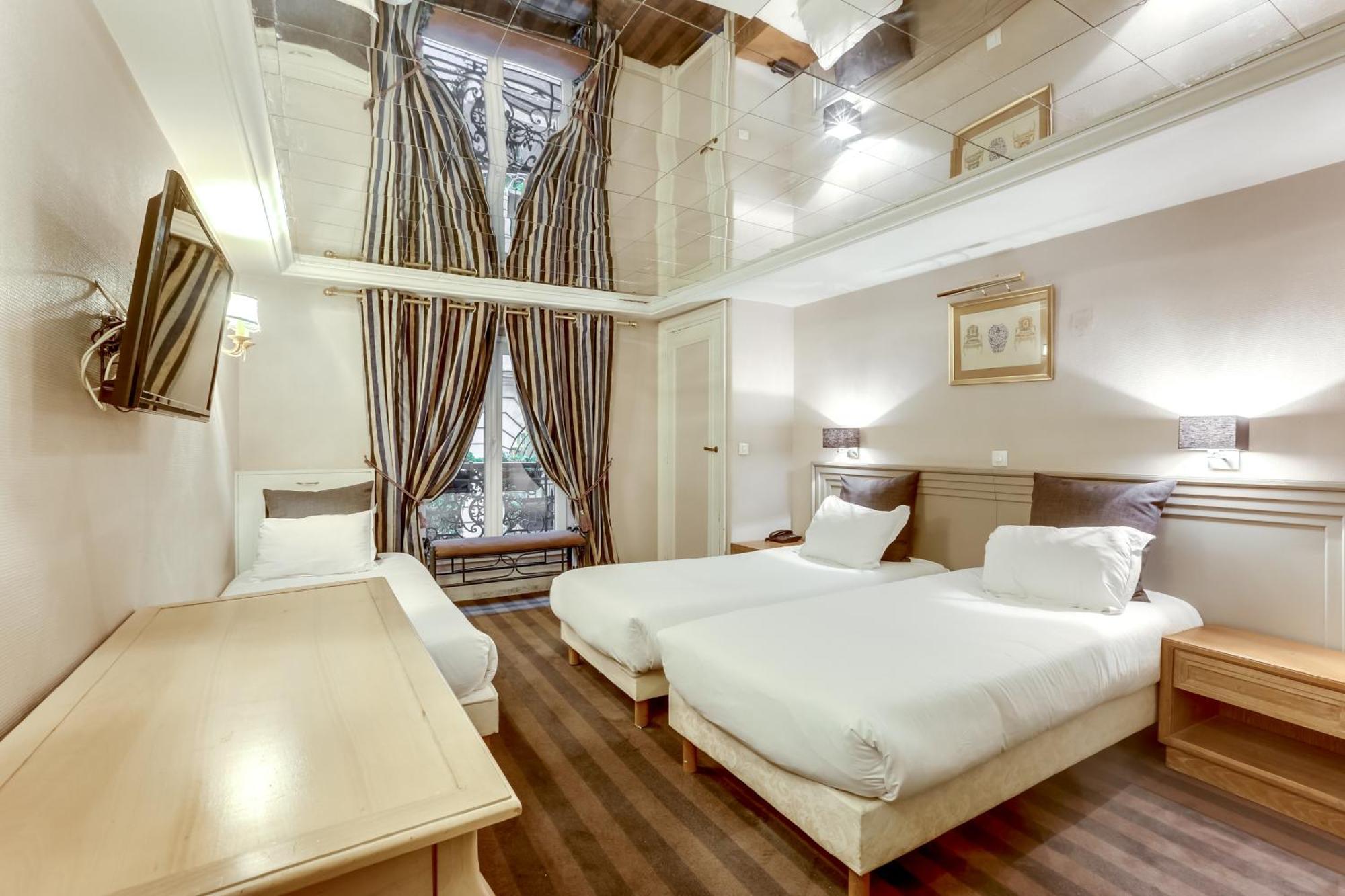 Quarto Triplo com 3 Camas Individuais