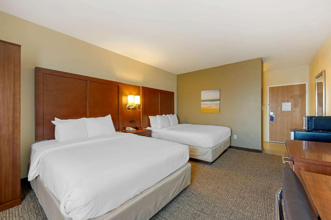 Queen Room with Two Queen Beds - Non-Smoking