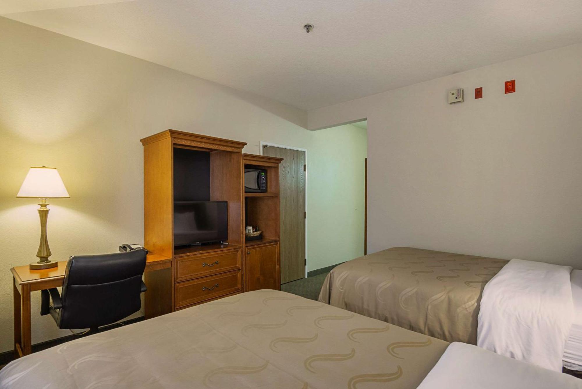 Double Room with Two Double Beds - Accessible/Non-Smoking