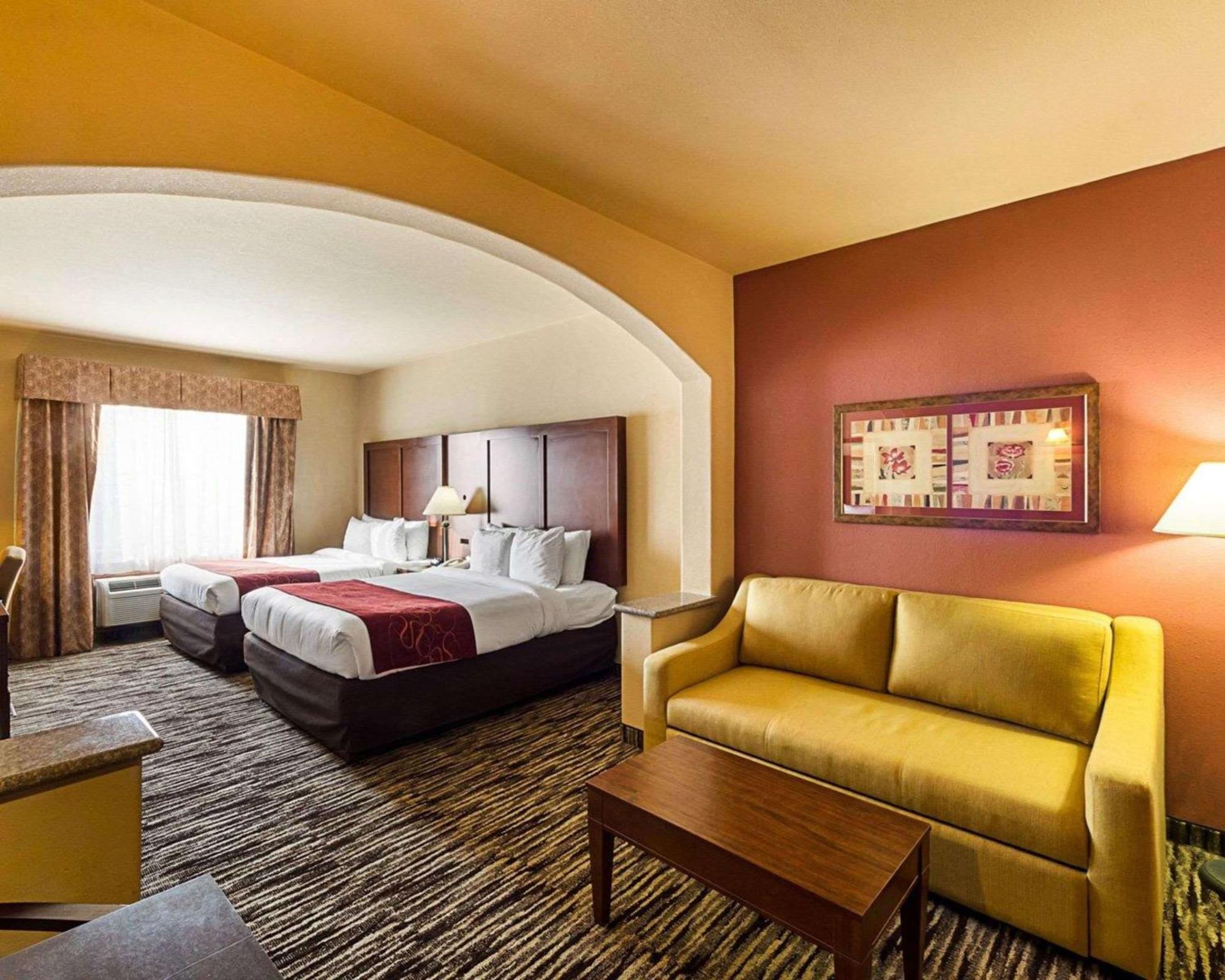 Queen Suite with Two Queen Beds - Non-Smoking