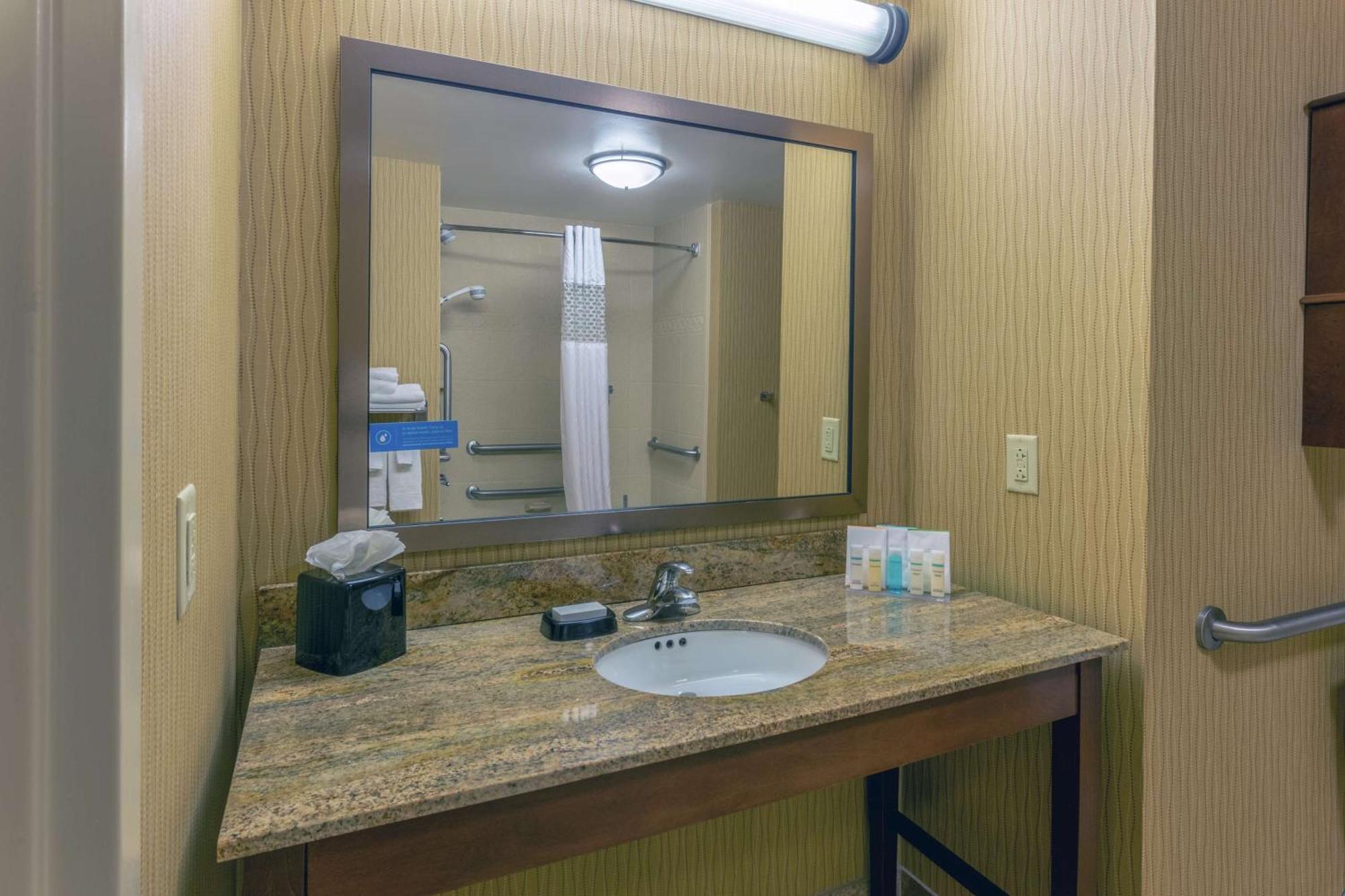 Queen Room with Two Queen Beds - Hearing Access/Non-Smoking