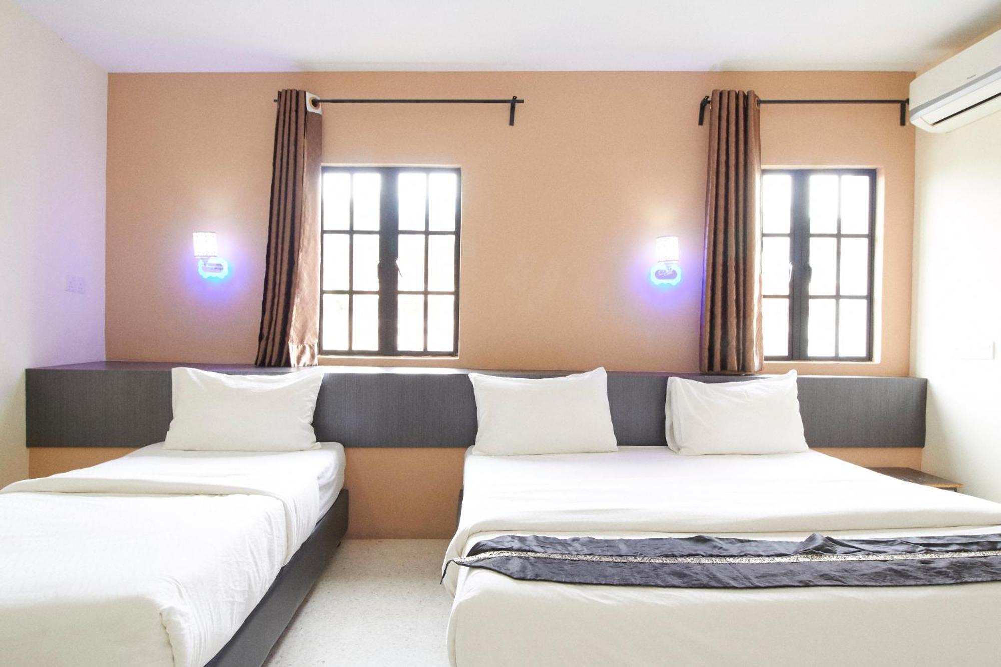 Deluxe Family Room