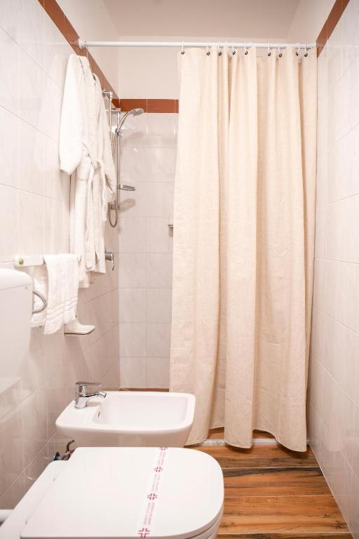 Double Room Private External Bathroom,1291279822:JPEG