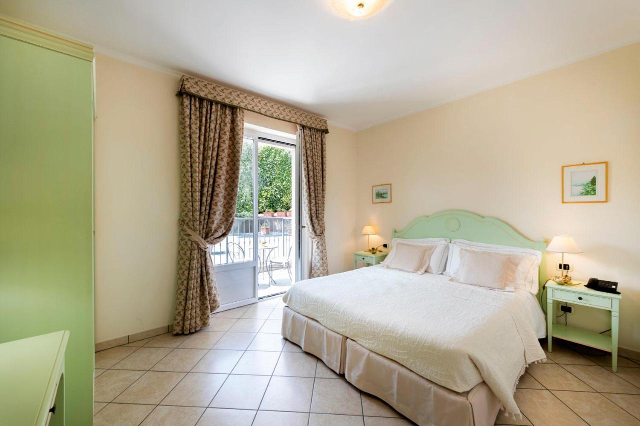 Doppelzimmer mit Terrasse und Gartenblick