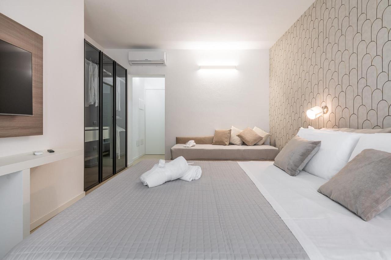 Dreibettzimmer mit Gartenblick