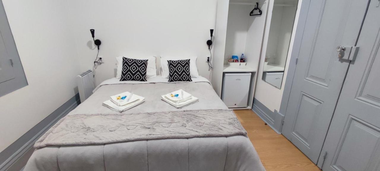 Quarto Triplo Econômico com Banheiro Compartilhado