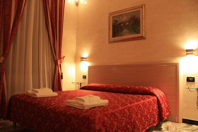 Quarto com Cama de Casal ou 2 de Solteiro