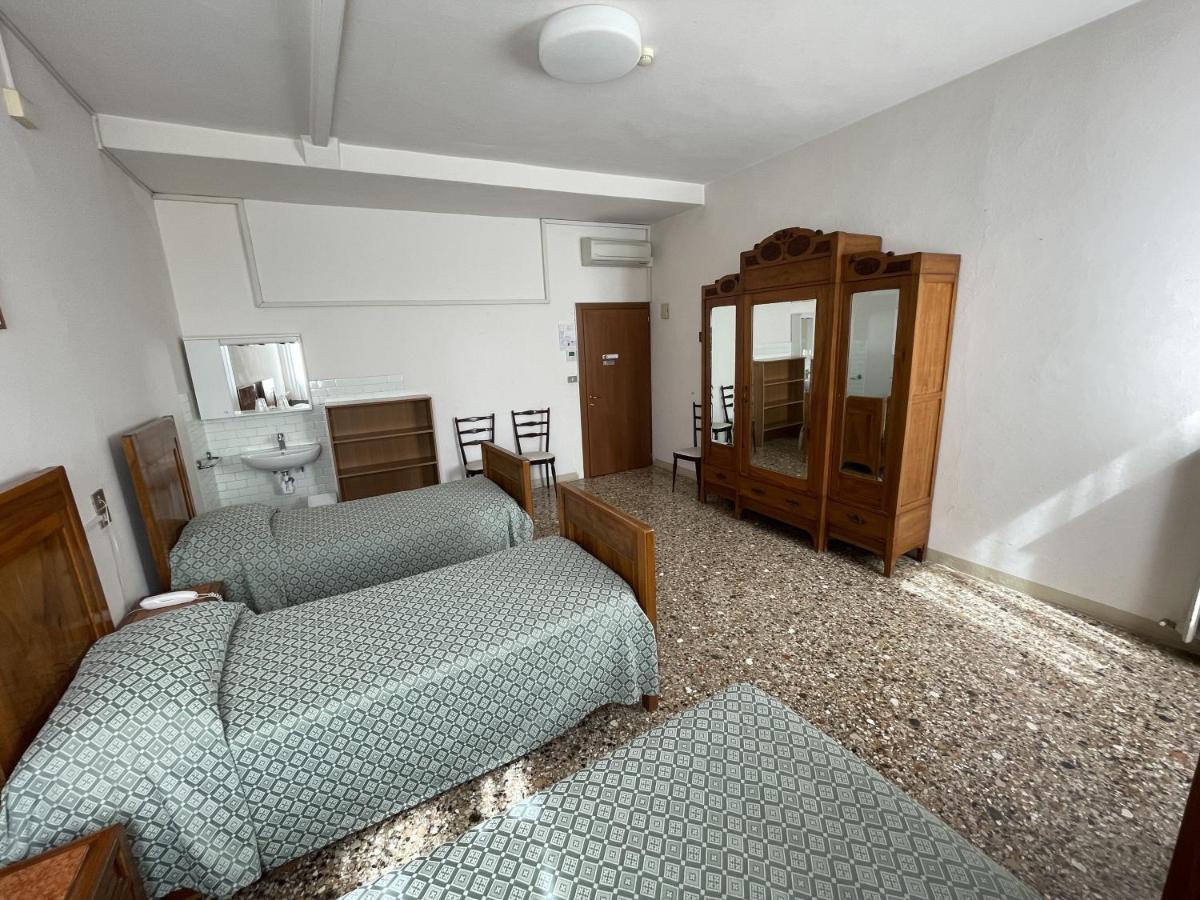 Triple Room with Private External Bathroom,1377881204:JPEG