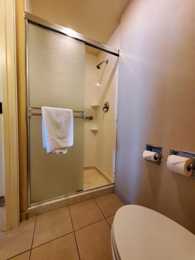 King Room,1381562612:JPEG