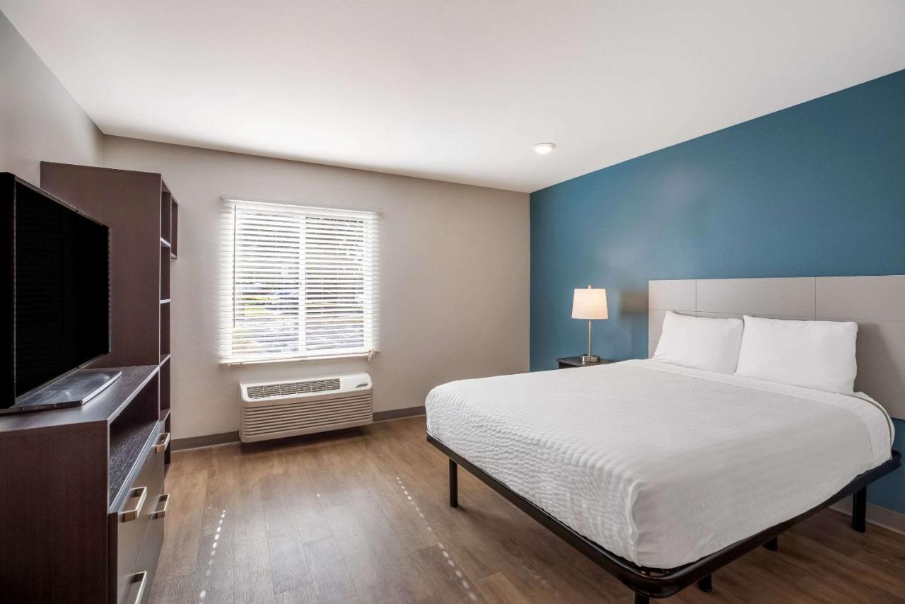 Standard Double Room with Roll-In Shower - Disability Access/Non-Smoking