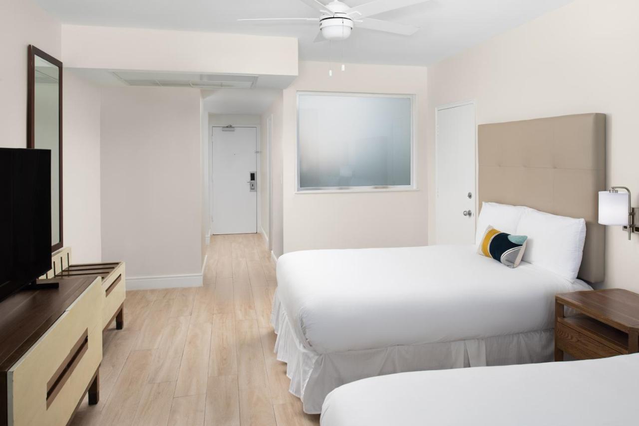 Deluxe City View Double Beds