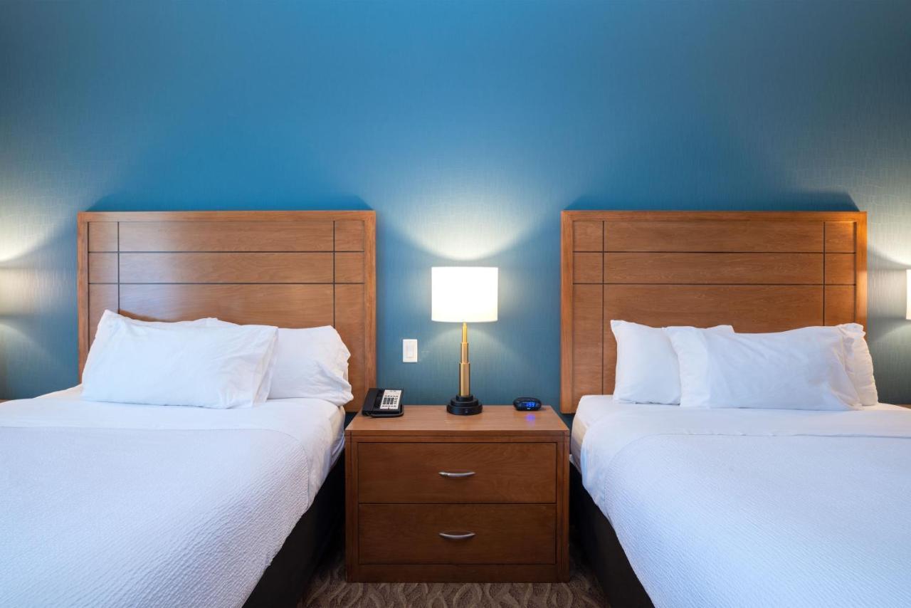 Standard Room, 2 Queen Beds, Sofa Bed
