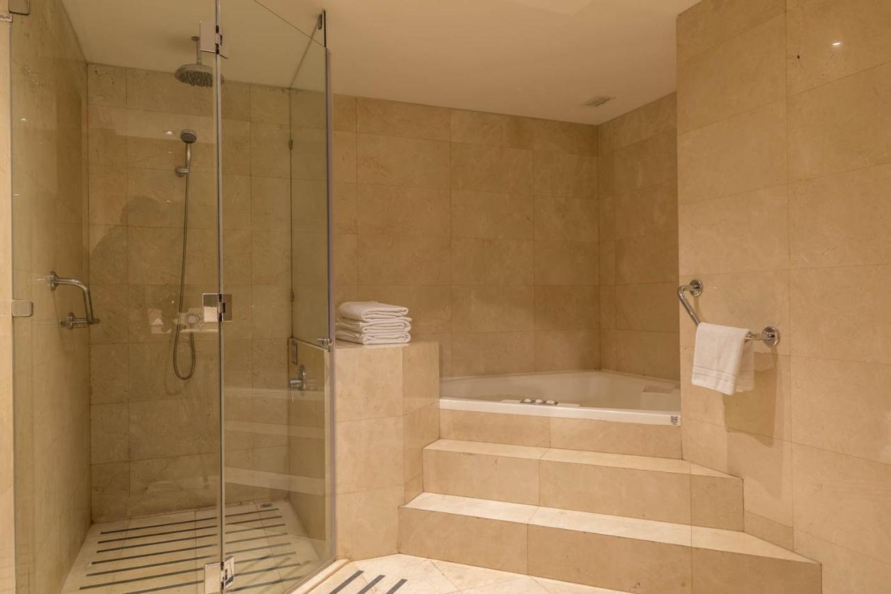 Suite Deluxe, Suite, 1 King, Oceanfront,1419731712:JPEG