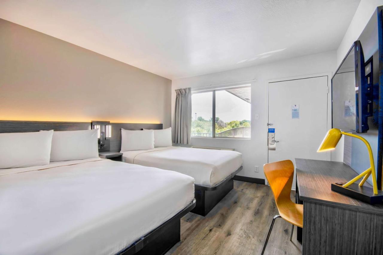 Deluxe Quadruple Room,1424248491:JPEG