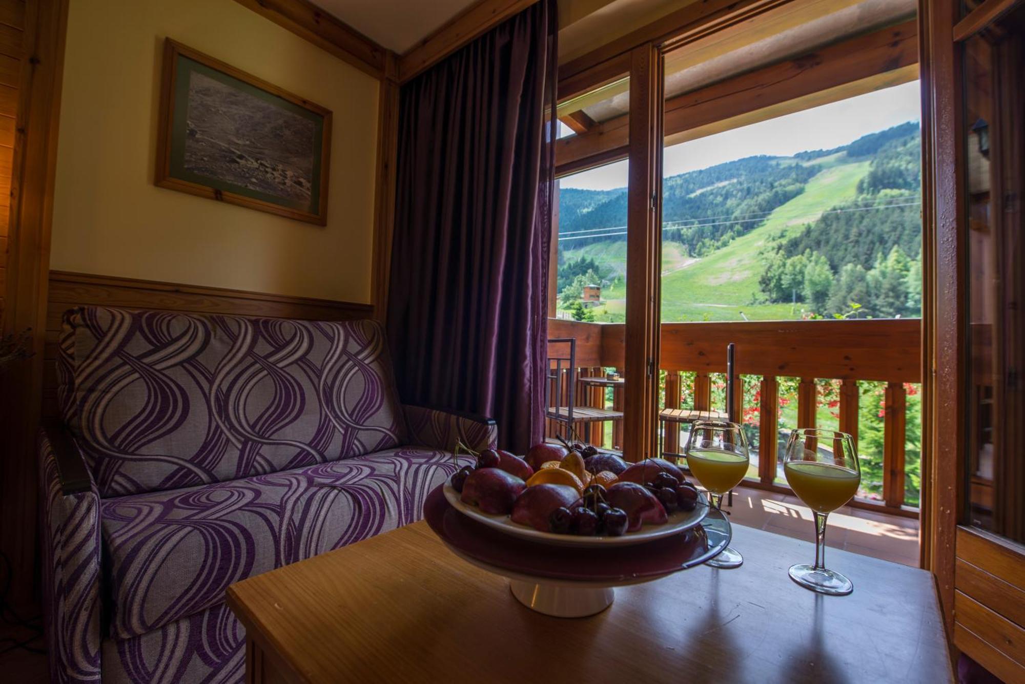 Chambre Lits Jumeaux - Vue sur Pistes de Ski