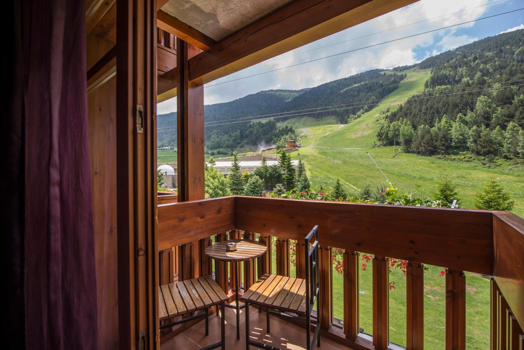 Chambre Triple - Vue sur Pistes de Ski