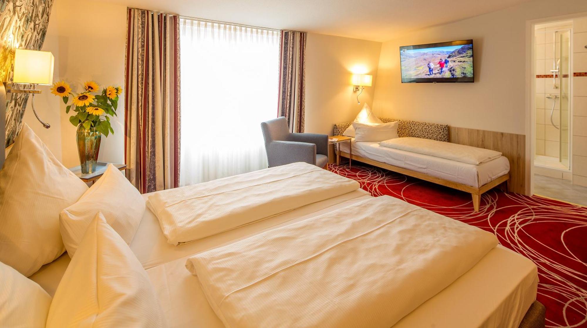 Triple Room,1563269233:JPEG