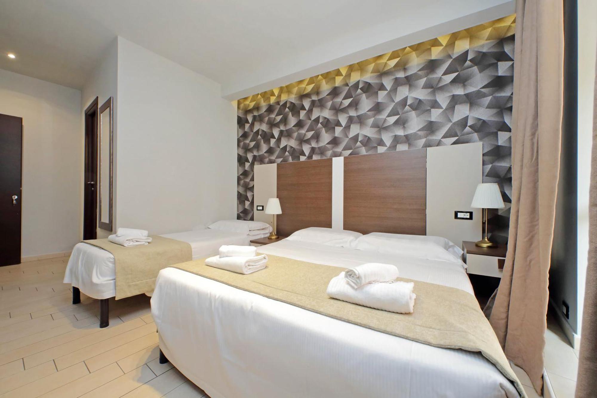 Triple Room with Balcony,1499070649:JPEG