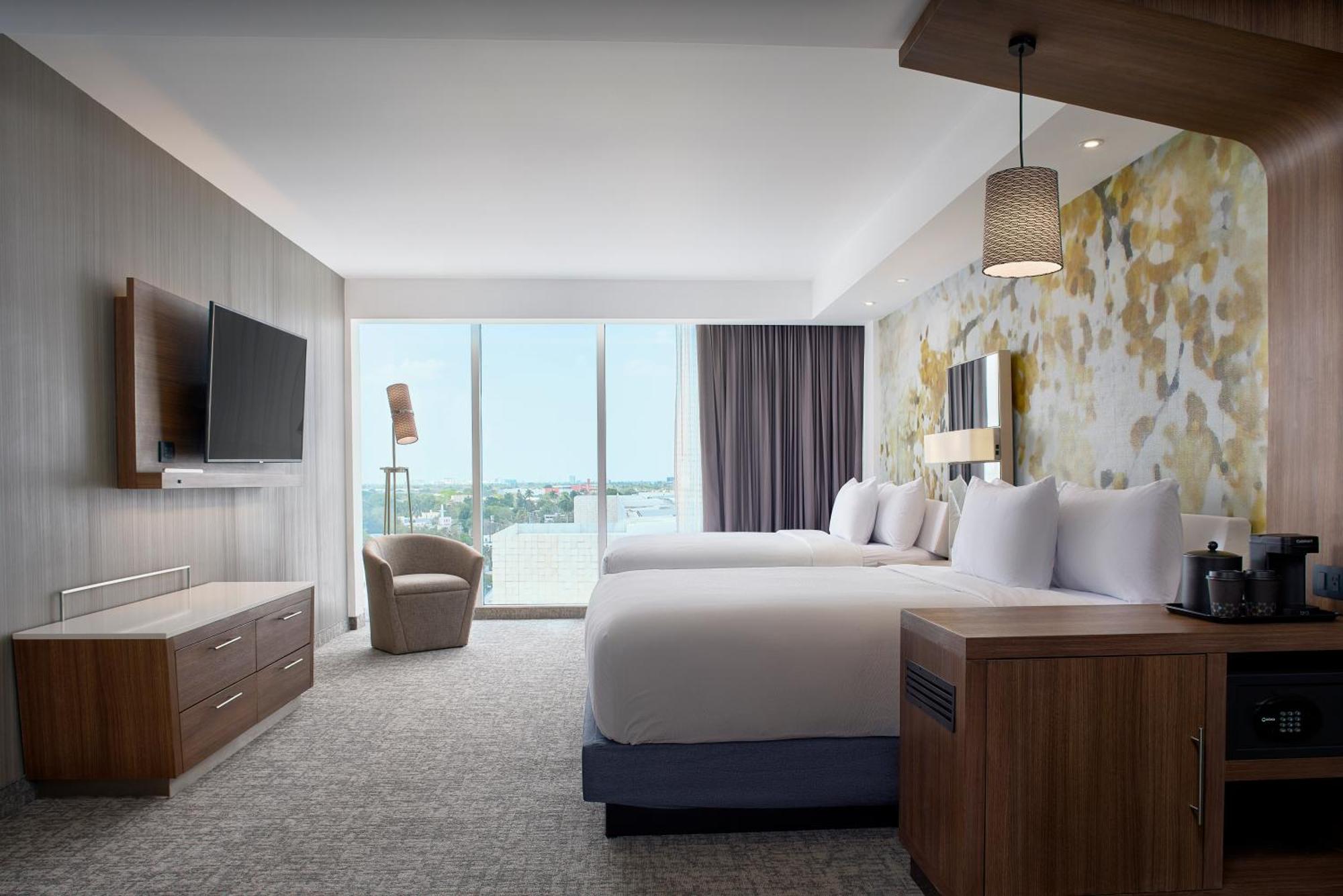 Standard Guest room with 2 Queen, Non Smoking, City view