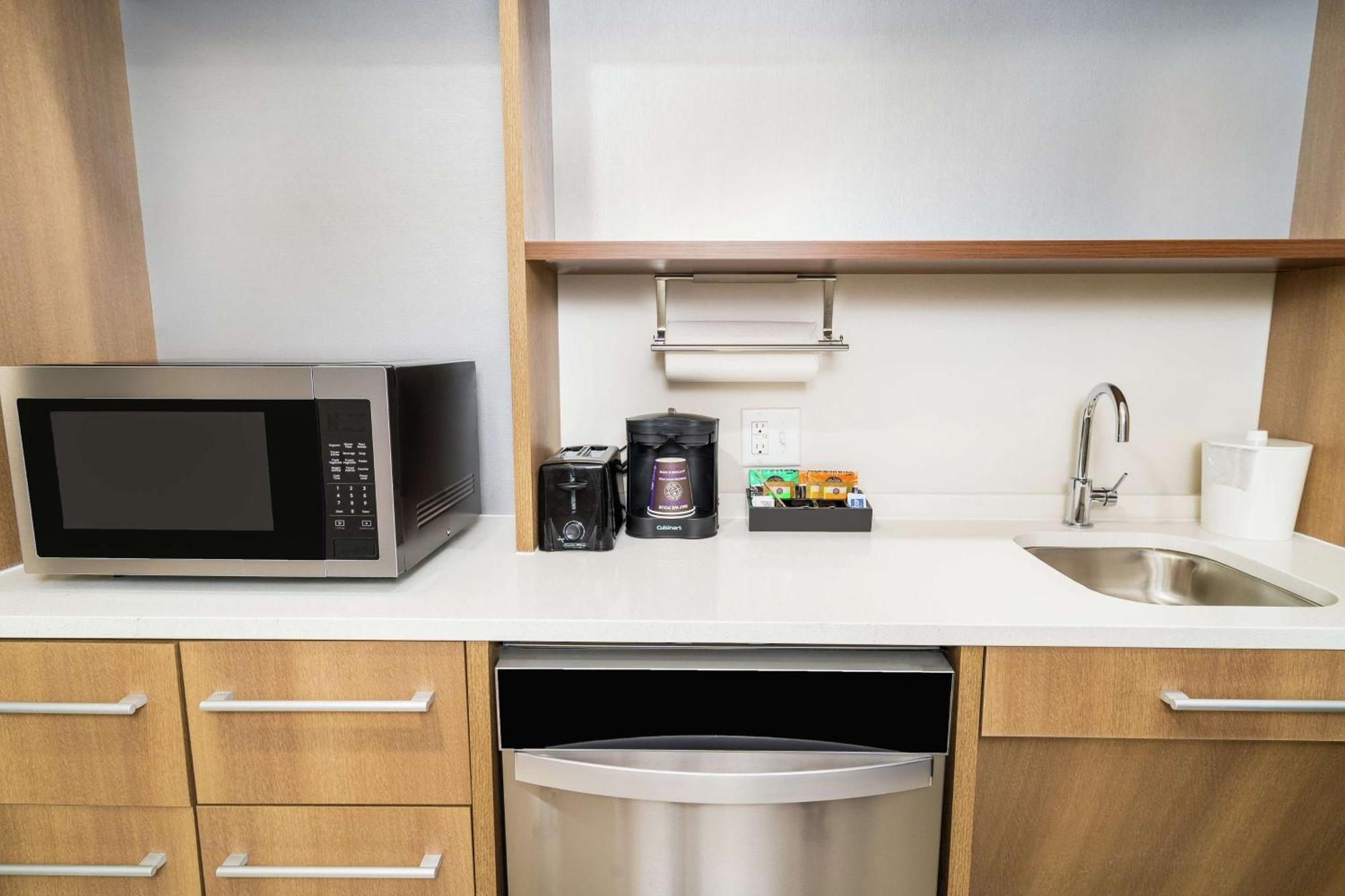 Queen Studio with Two Queen Beds - Mobility and Hearing Access/Non-Smoking