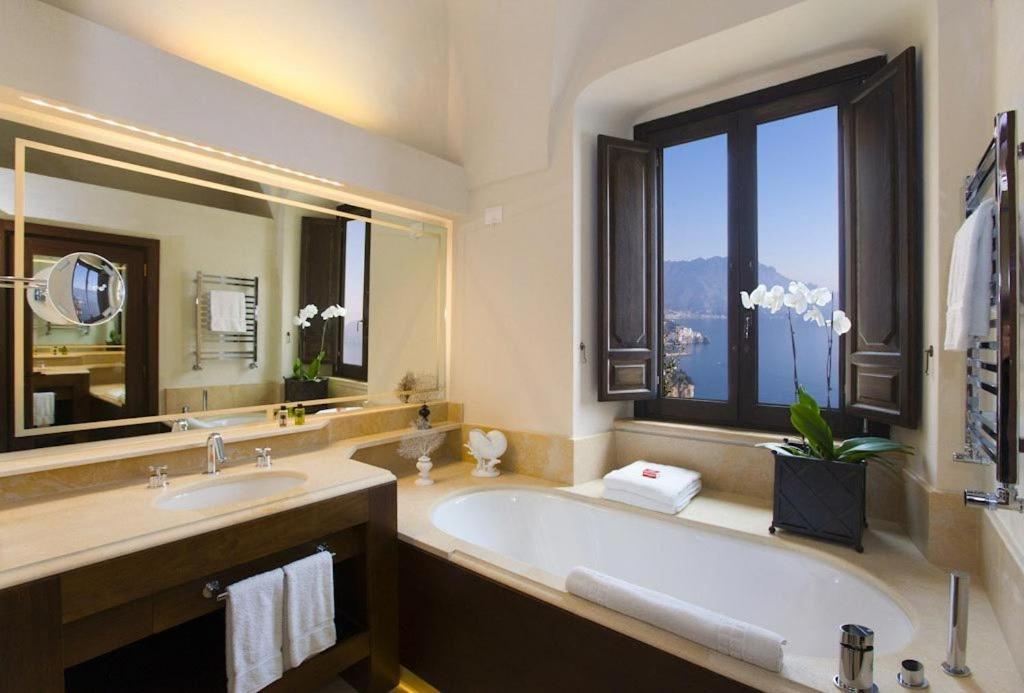 Deluxe Suite met Uitzicht op Zee