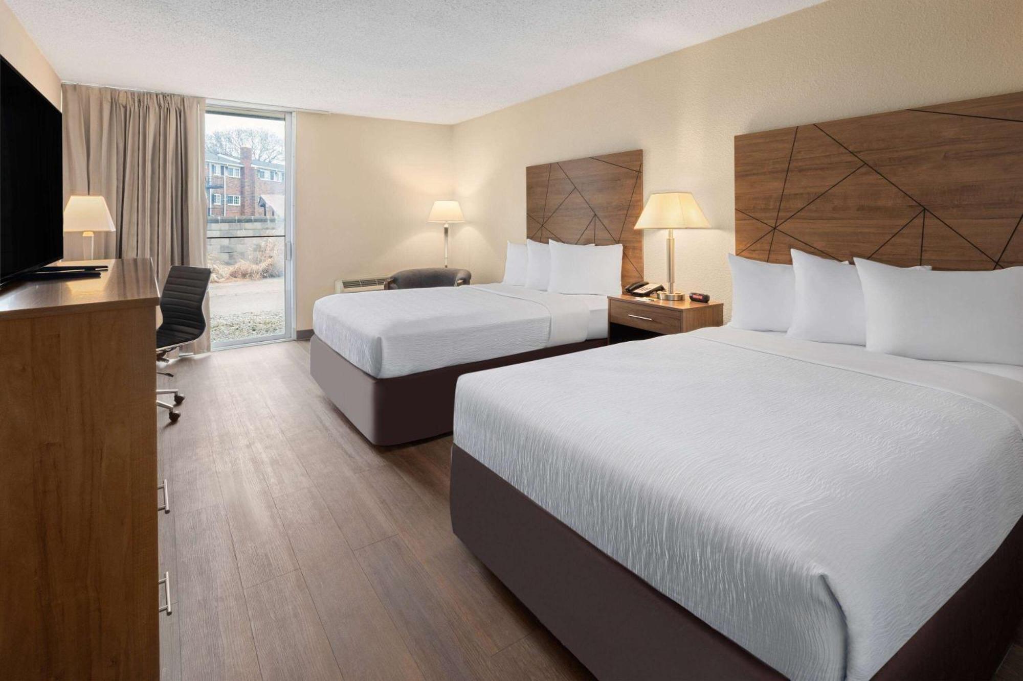 Double Room with Two Double Beds - Non-Smoking