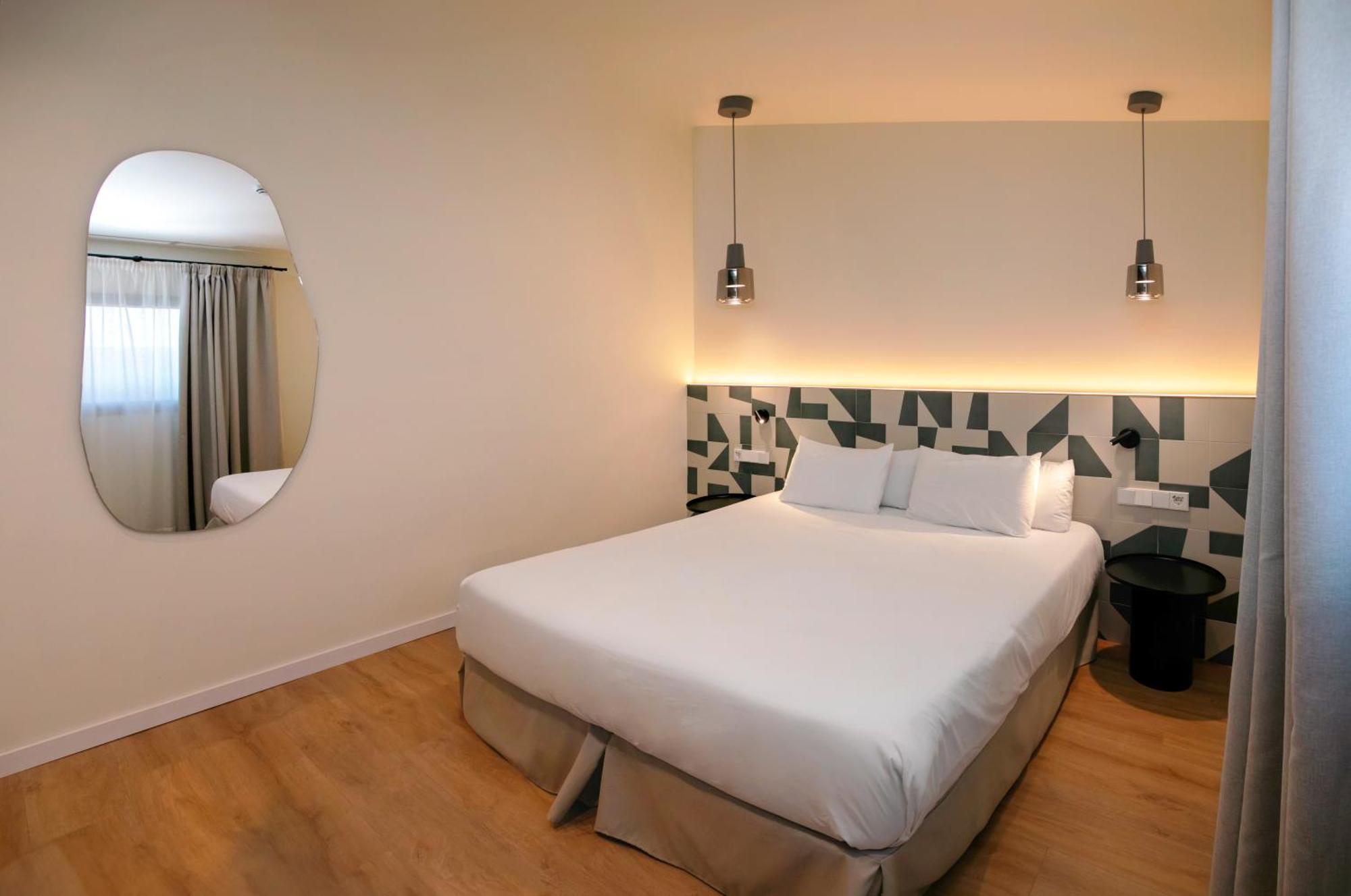 Deluxe Zimmer mit Terrasse und Bali-Bett – Dachgeschoss
