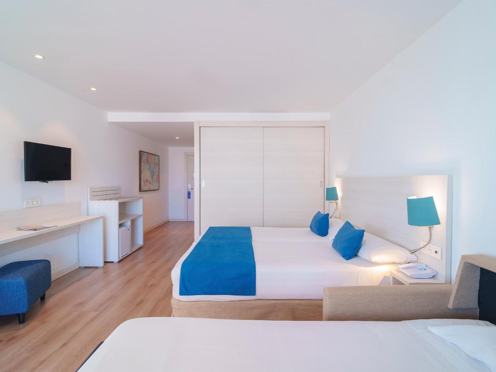 Triple Room with Side Sea View,1580162178:JPEG