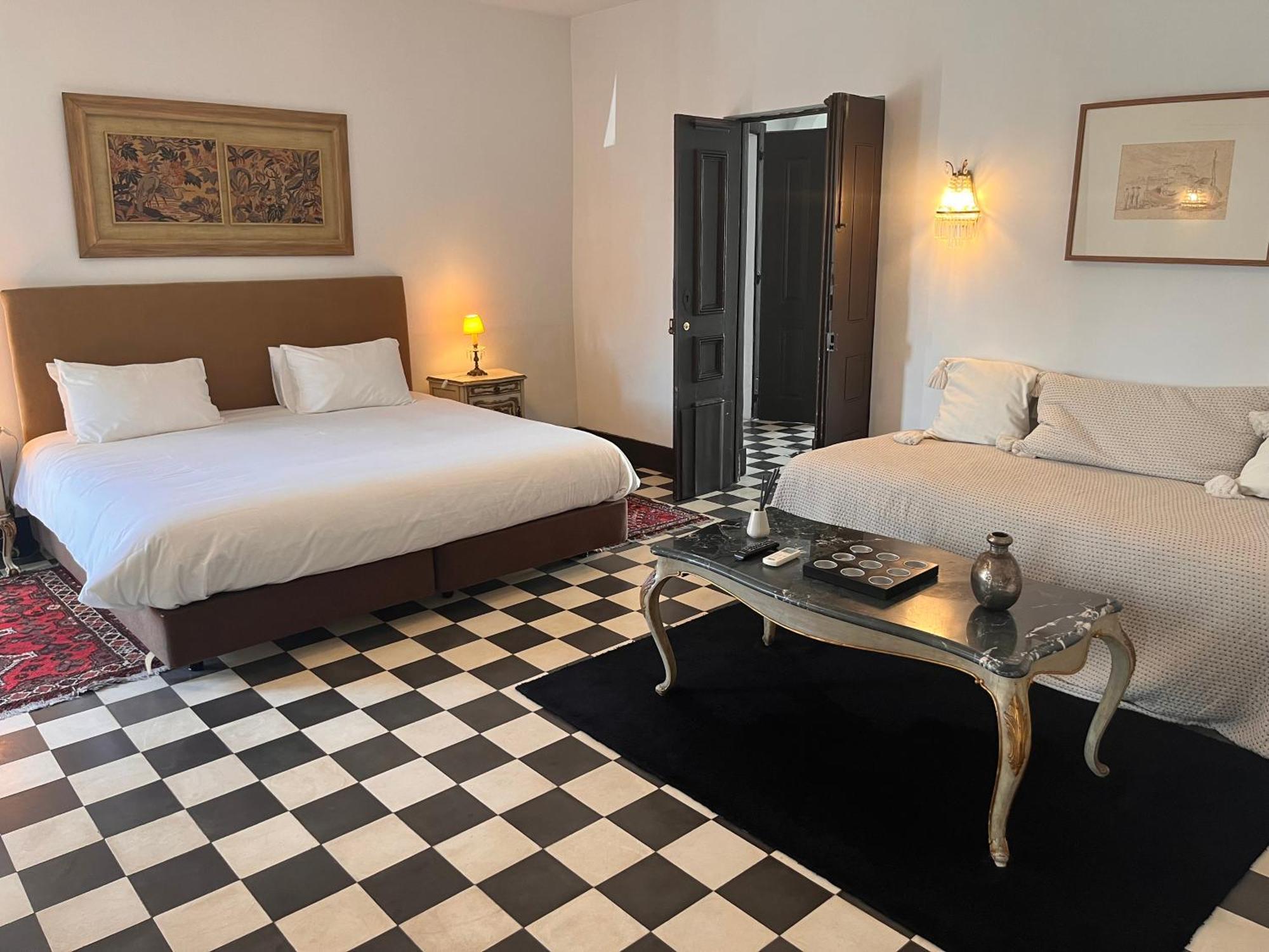 Royal Suite,1580834801:JPEG