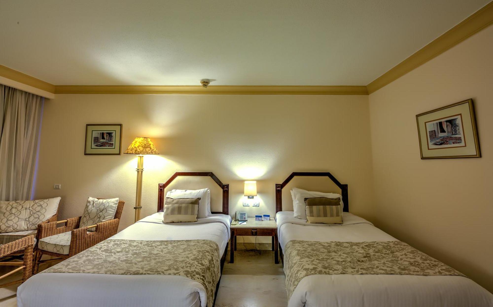 Quarto Clássico com Vista Parcial Mar