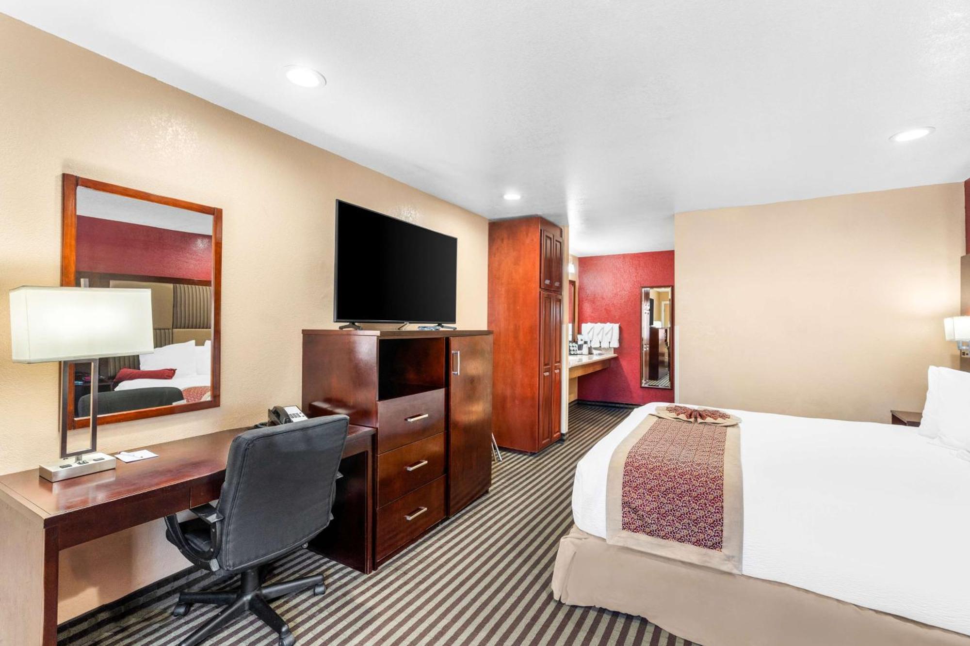 Chambre Lit King-Size avec Douche Accessible en Fauteuil Roulant - Personnes à Mobilité Réduite/Non-Fumeurs