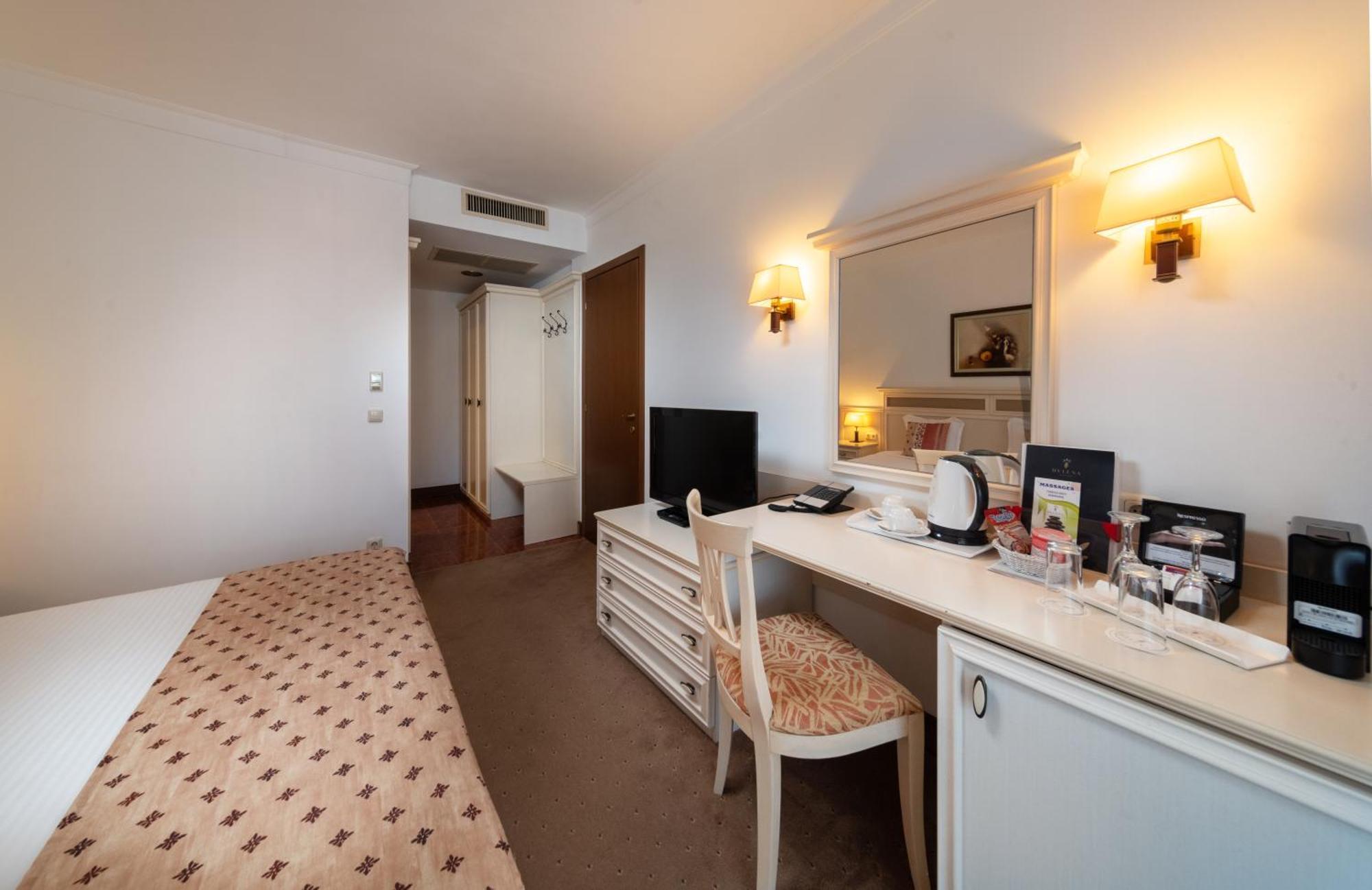 Double or Twin Room - Free Beach Access
