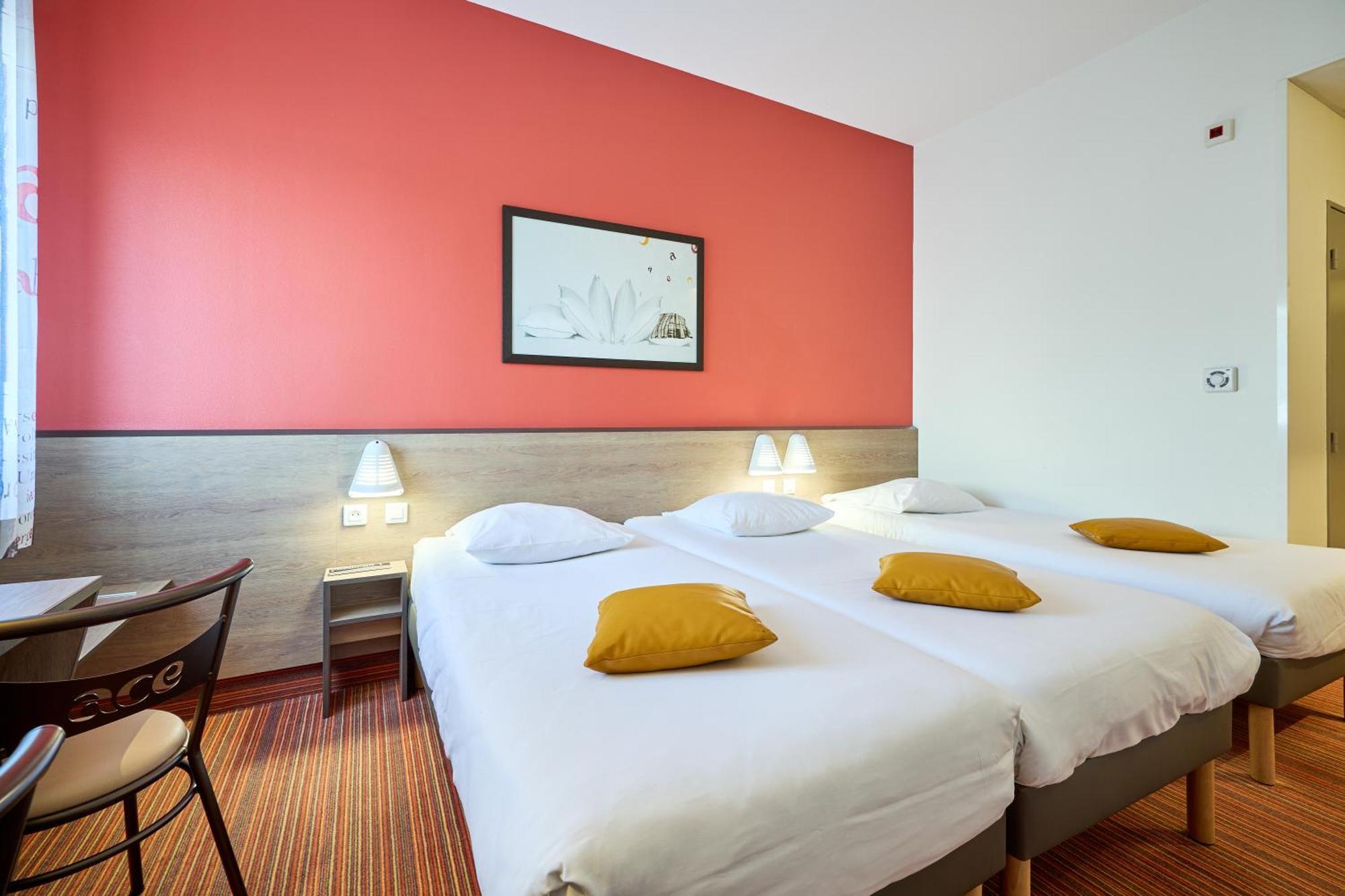Triple Room ( three single beds),1602991886:JPEG