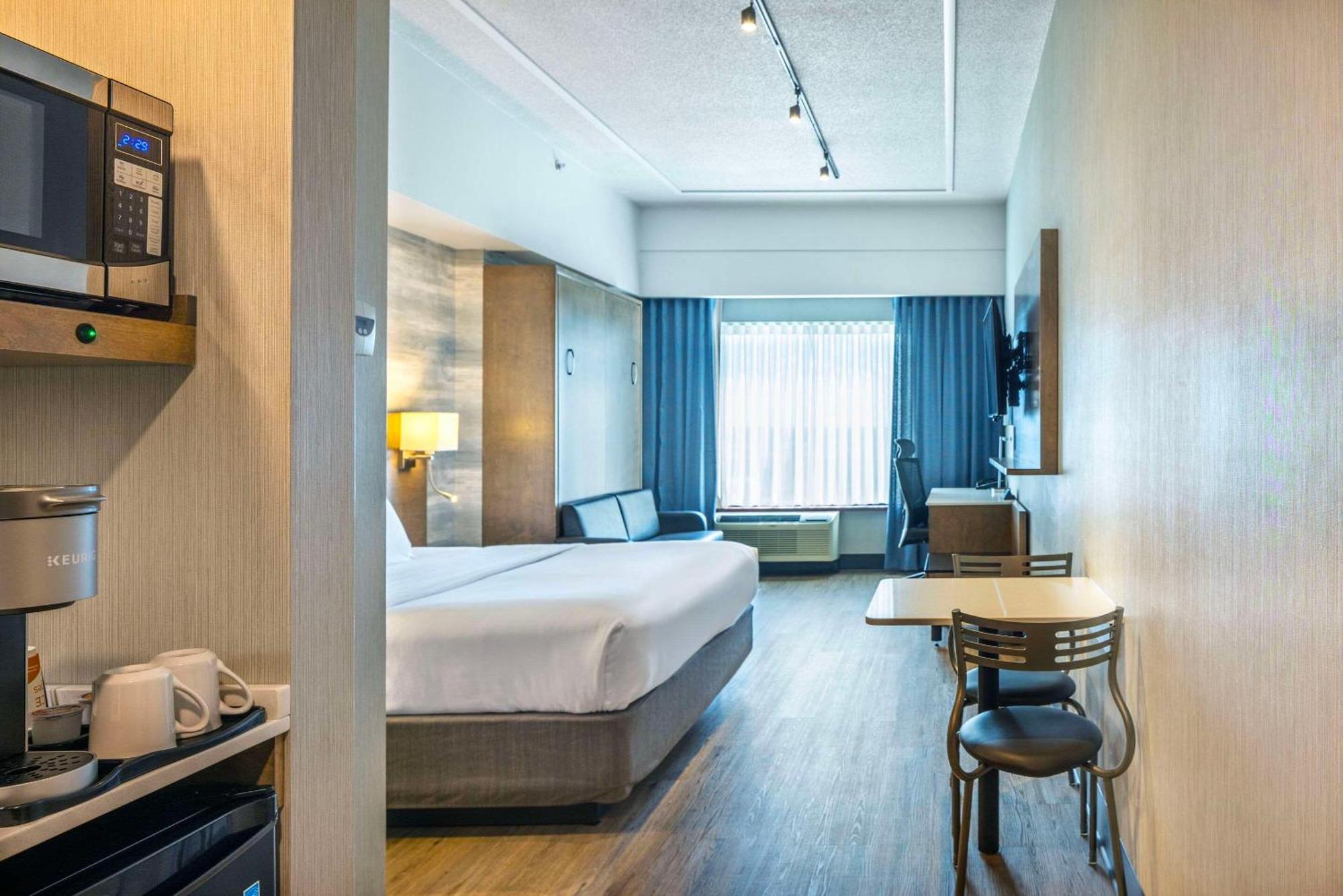 Superior King Room - Non Smoking