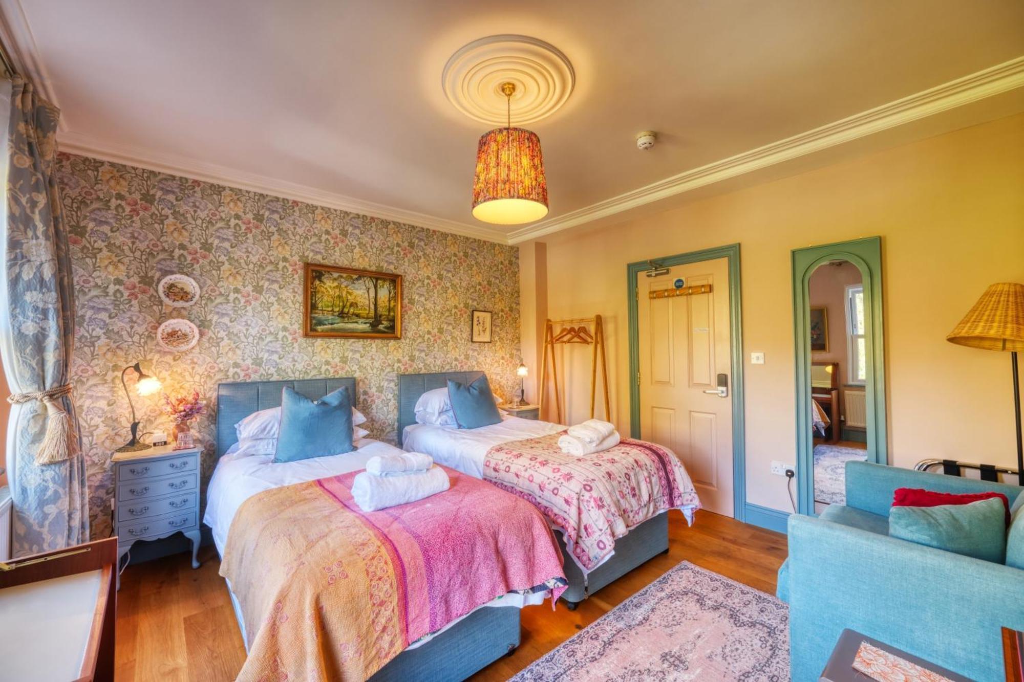 Dreibettzimmer mit eigenem Bad