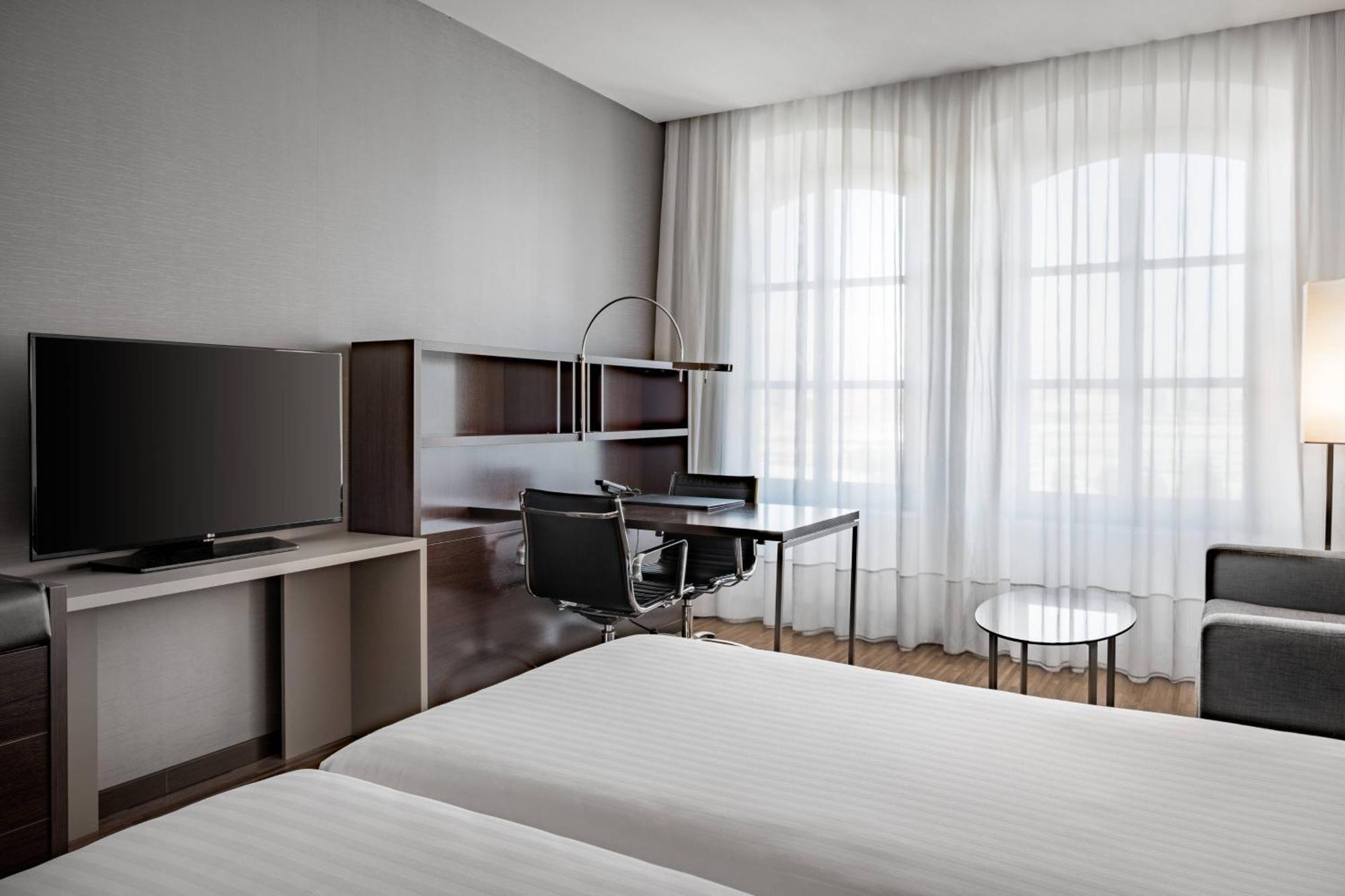 Standard Plus King Room, Guest room, 1 King, City view