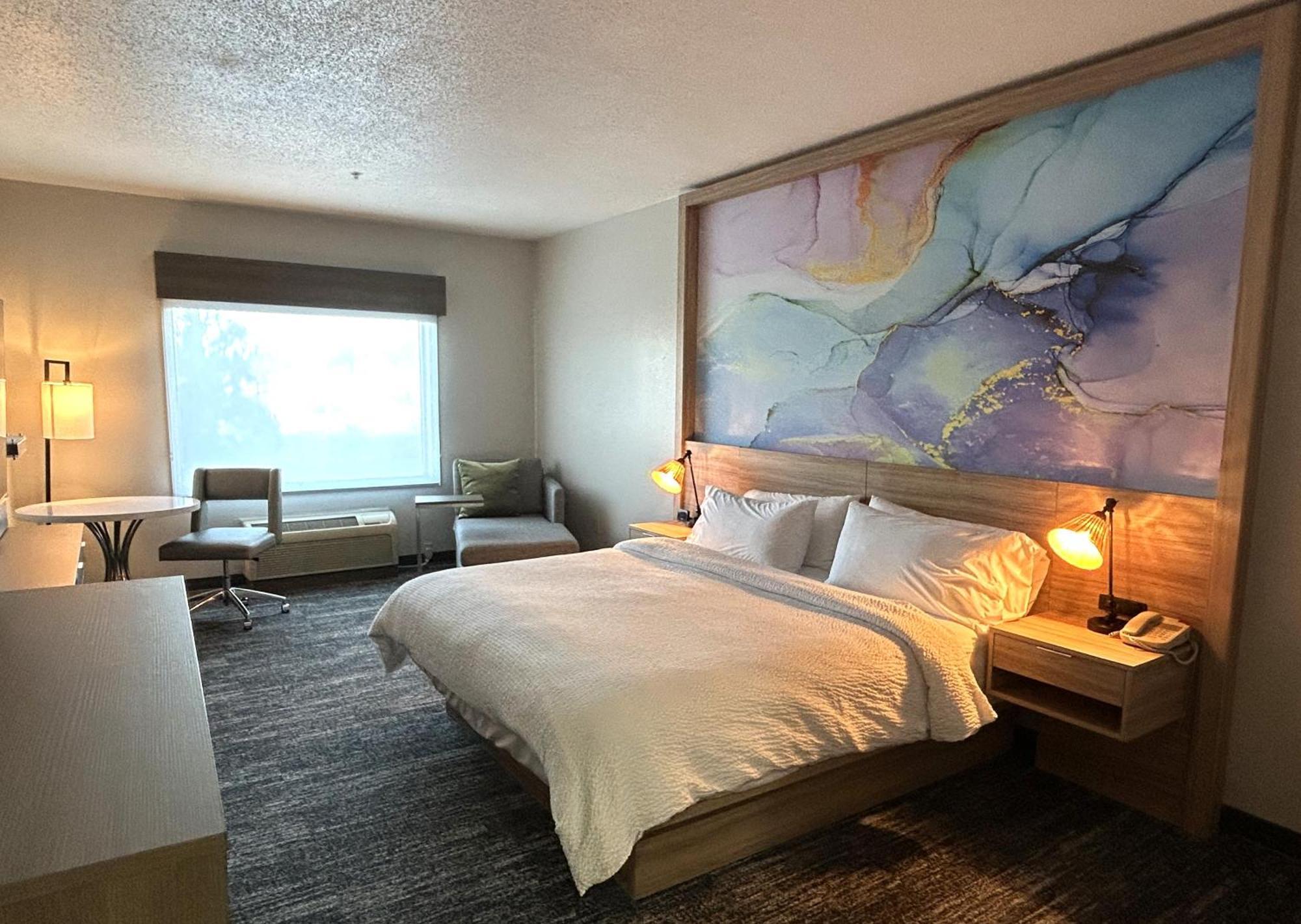 King Room - Non-Smoking