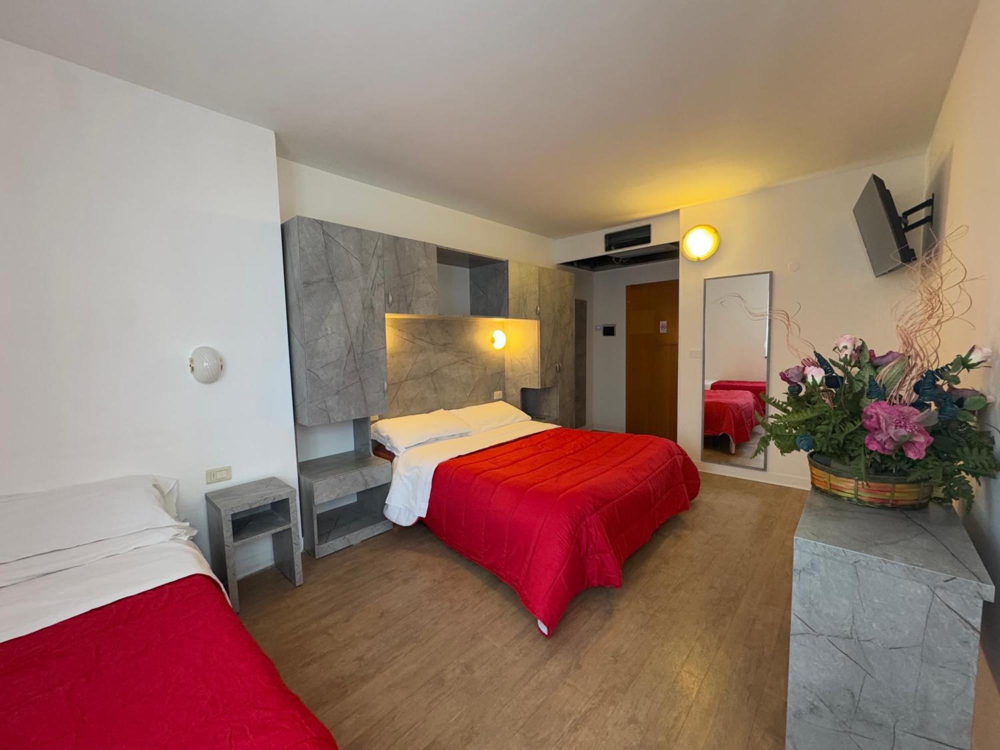 Triple Room,1641818989:JPEG