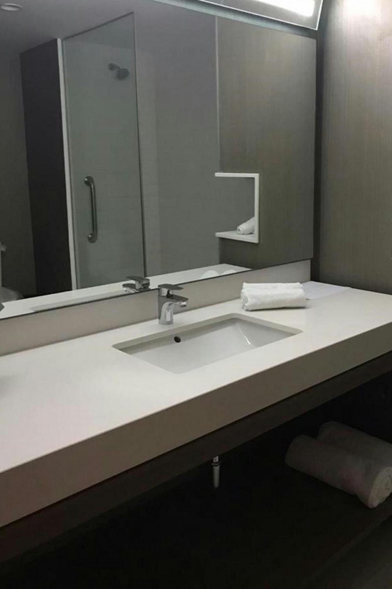 Standard Guest room with 1 King, Non Smoking, City view