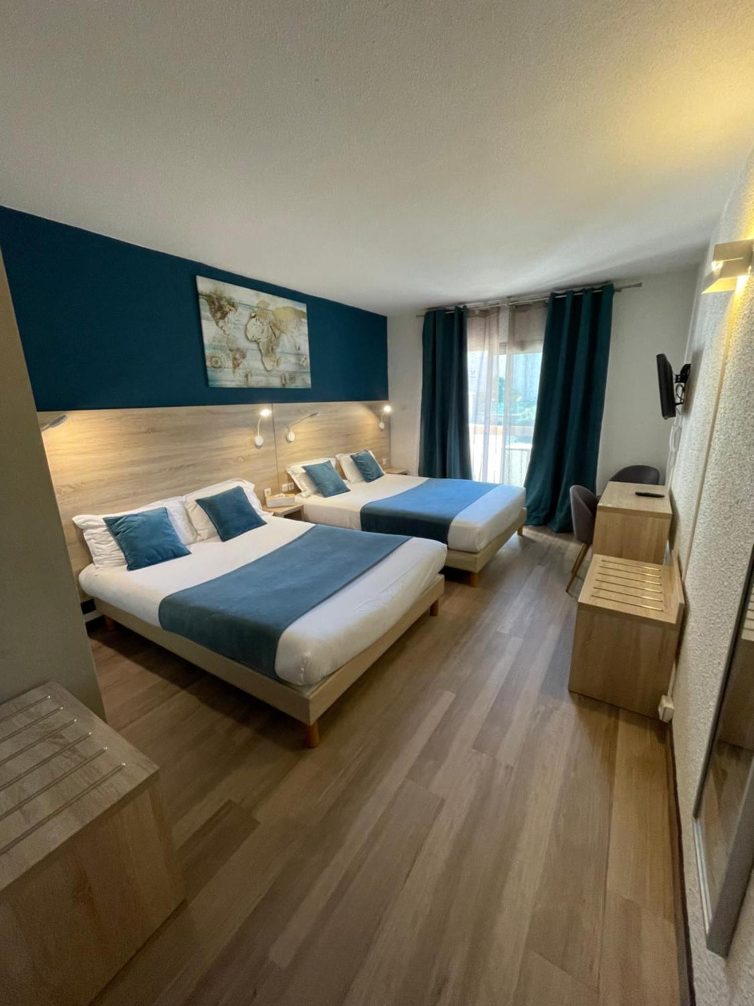 Family Quadruple Room With Balcony