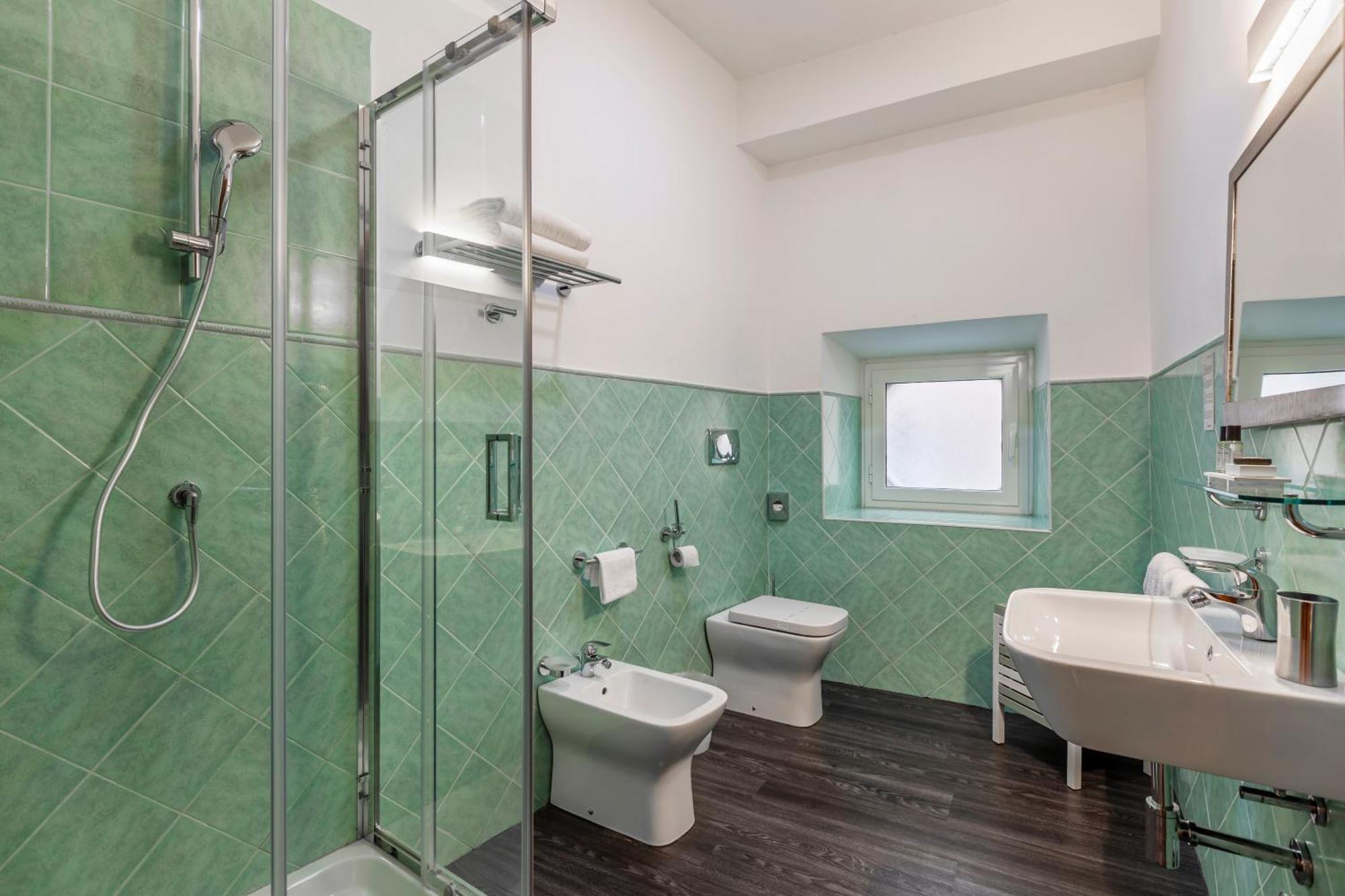 Standard Double or Twin Room,1649902019:JPEG