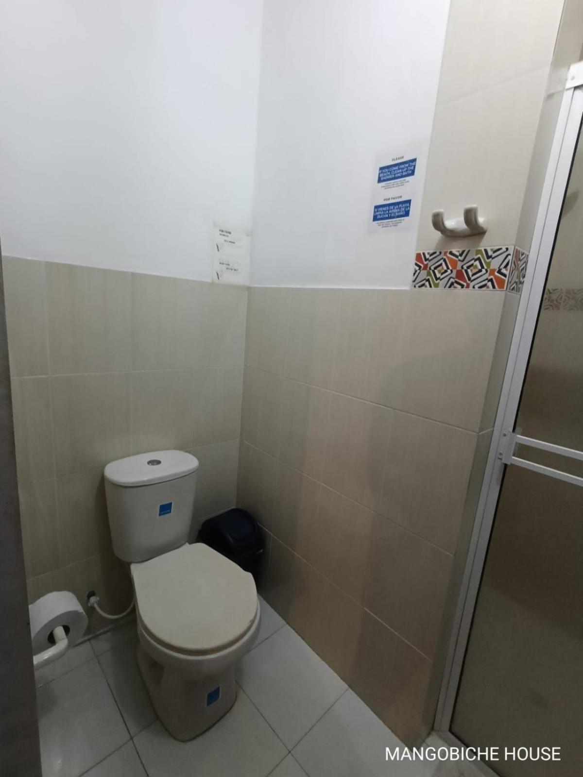 Quarto Duplo Standard com Banheiro Compartilhado