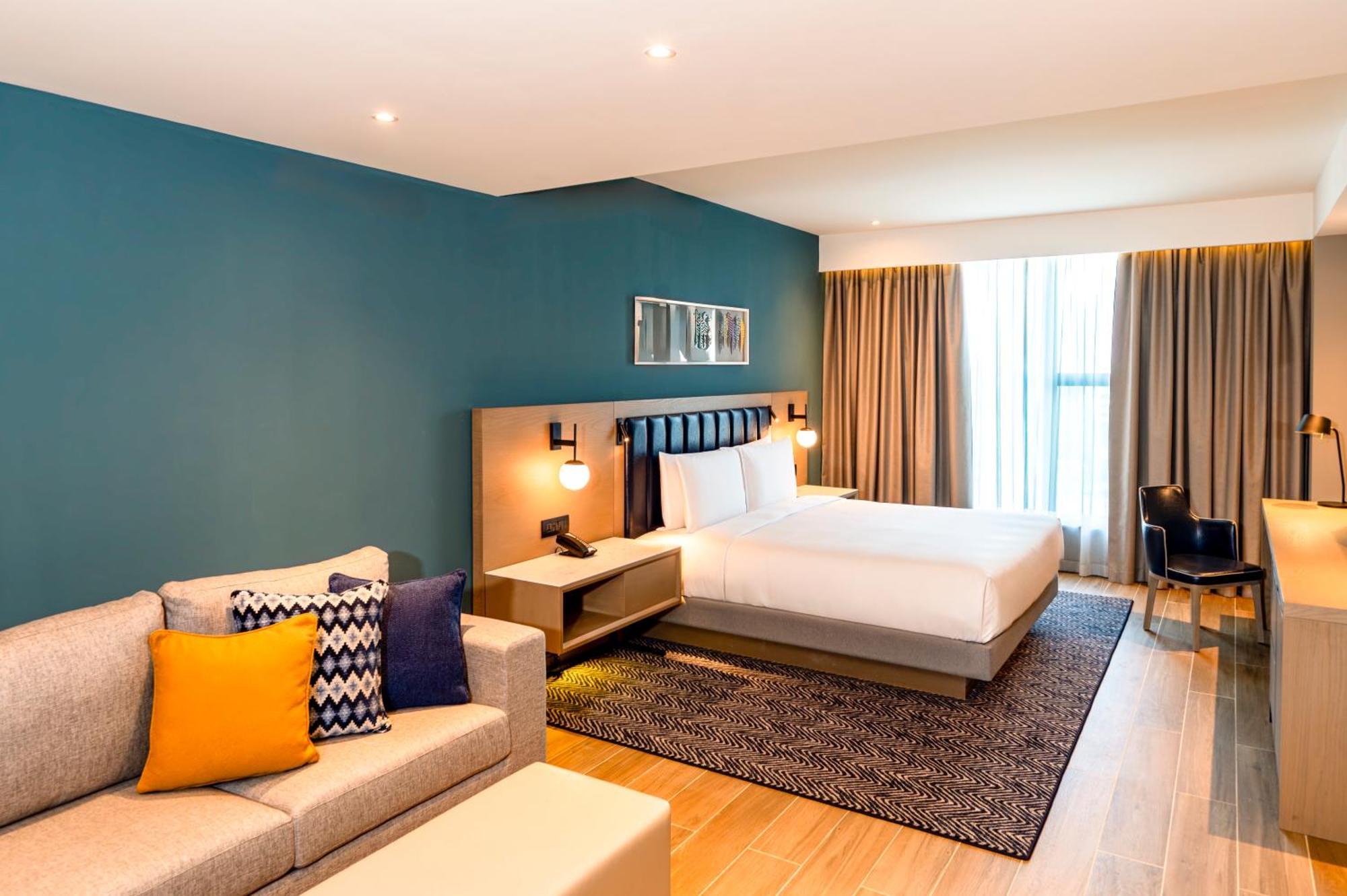 Deluxe King Room with One King Bed and Forest View