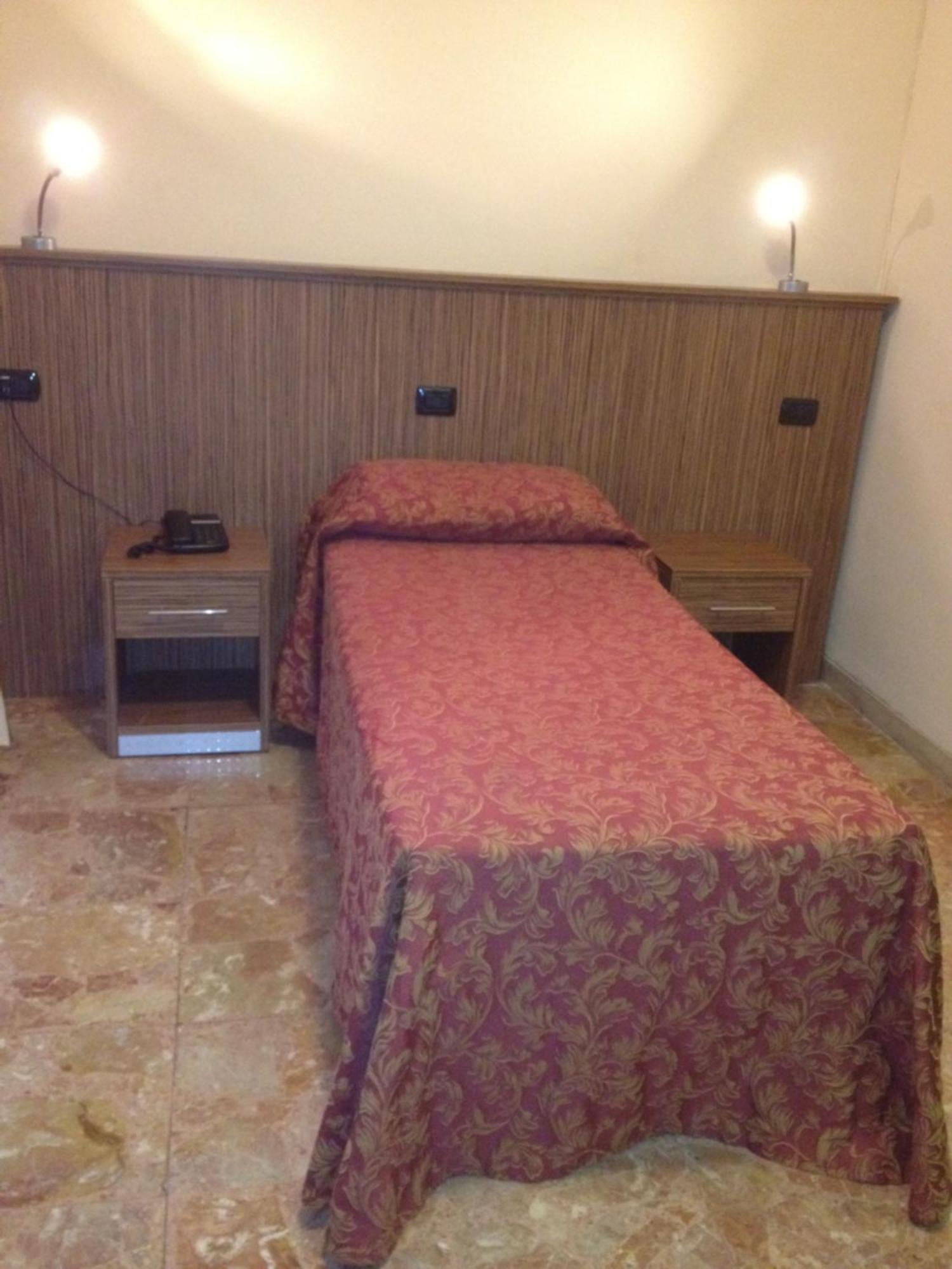 Single Room with Shared Bathroom