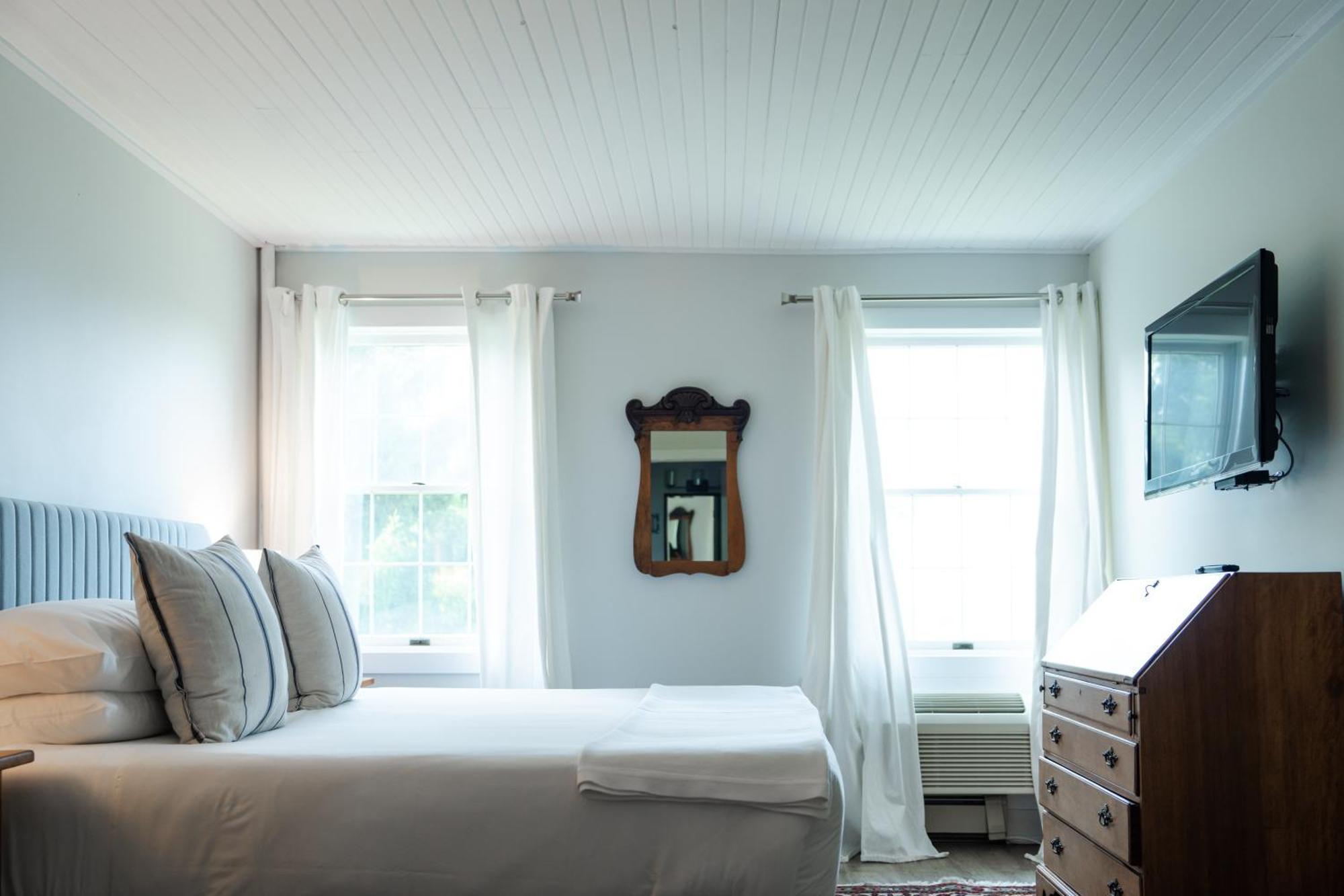 Historic Inn Two Bedroom Suite Niagara-on-the-Lake