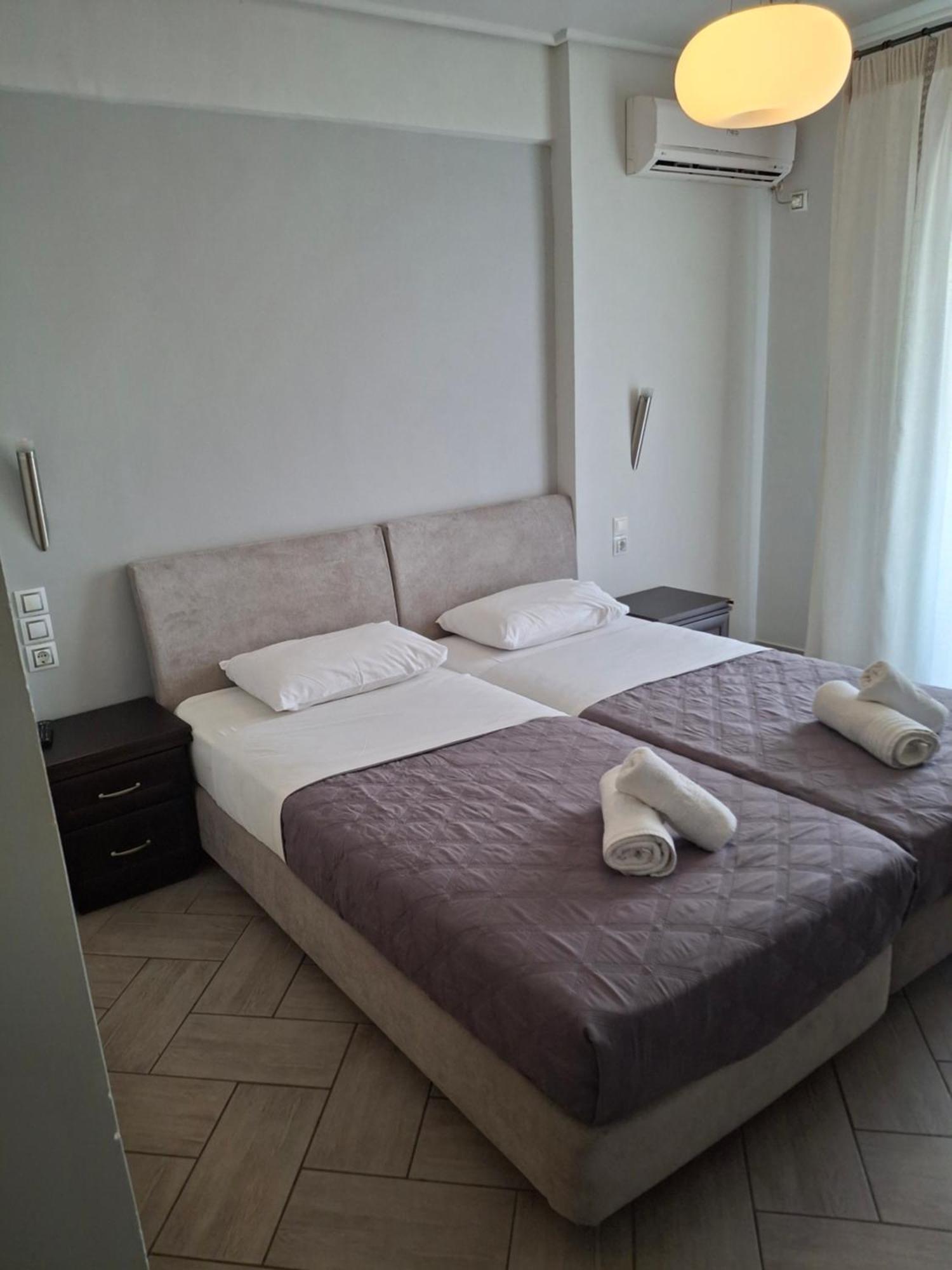 Standaard Tweepersoonskamer met 1 of 2 Bedden en Balkon